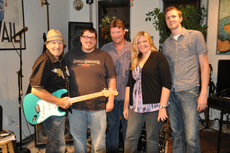 Episode 374 - Cassandra and the Gravel Road Band episode artwork